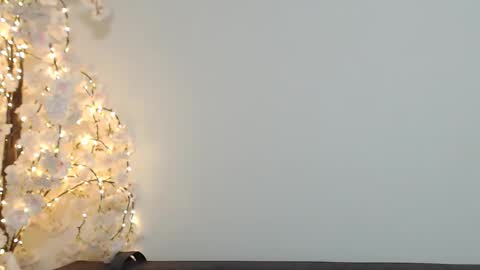 Mika online show from 10/12/25, 10:14