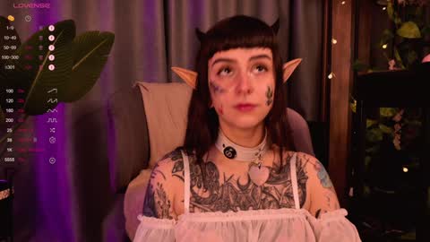 mika_moon_ online show from 12/04/24, 05:55