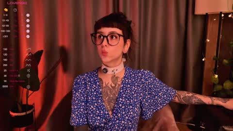 mika_moon_ online show from 12/08/24, 06:50