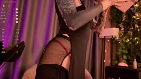 mika_moon_ online show from 12/13/24, 02:43