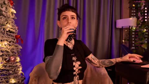 mika_moon_ online show from 12/22/24, 02:49