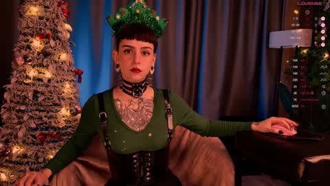 mika_moon_ online show from 12/25/24, 09:43