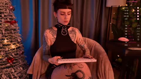 mika_moon_ online show from 12/29/24, 11:39