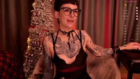 mika_moon_ online show from 01/04/25, 01:21