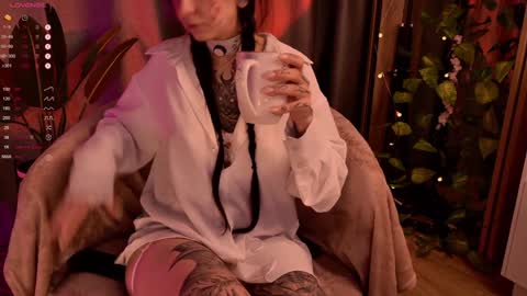 mika_moon_ online show from 01/17/25, 02:50