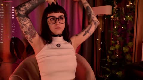 mika_moon_ online show from 01/21/25, 03:15