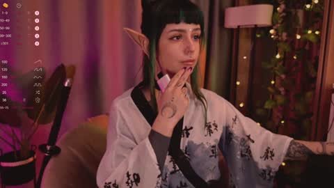 mika_moon_ online show from 02/08/25, 11:24