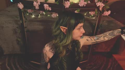 mika_moon_ online show from 02/19/25, 02:55