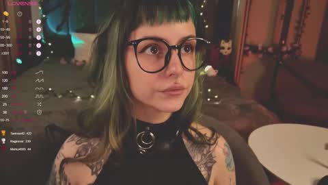 mika_moon_ online show from 02/19/25, 06:00