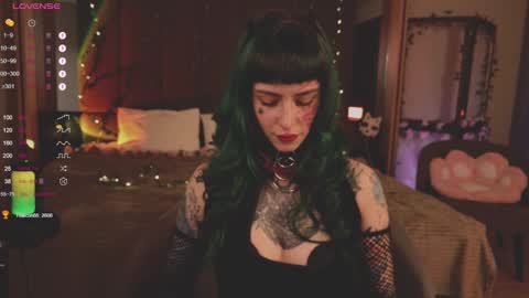 mika_moon_ online show from 02/25/25, 06:53