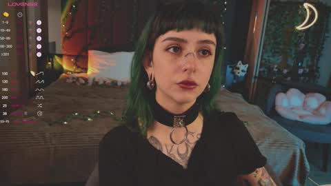 mika_moon_ online show from 02/27/25, 11:52