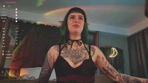 mika_moon_ online show from 02/28/25, 09:25