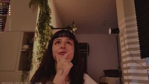 mika_moon_ online show from 09/18/25, 02:41