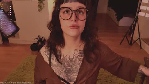 mika_moon_ online show from 09/27/25, 06:57