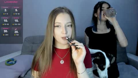 Mika online show from 10/22/25, 07:57