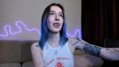 Mika online show from 10/24/25, 05:42