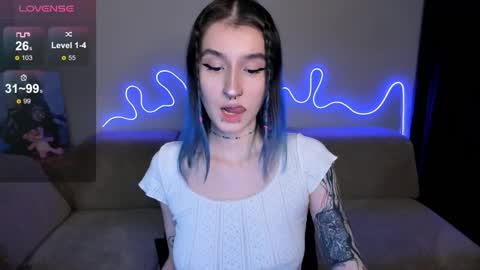 Mika online show from 10/27/25, 12:09