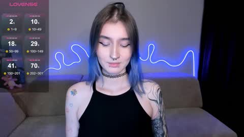 Mika online show from 10/28/25, 12:09