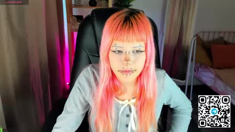 Snapshot of mika_vatashi chatting on 04/25/26, 08:39 Mika online show from 04/25/26, 08:39