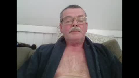 Snapshot of mikael42 chatting on 02/18/26, 09:27 mikael42 online show from 02/18/26, 09:27