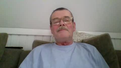 Snapshot of mikael42 chatting on 02/24/26, 01:42 mikael42 online show from 02/24/26, 01:42