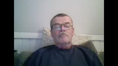 Snapshot of mikael42 chatting on 02/27/26, 01:55 mikael42 online show from 02/27/26, 01:55