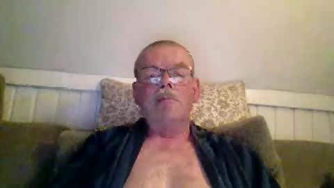 Snapshot of mikael42 chatting on 05/05/26, 07:44 mikael42 online show from 05/05/26, 07:44