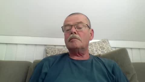 Snapshot of mikael42 chatting on 05/08/26, 12:54 mikael42 online show from 05/08/26, 12:54