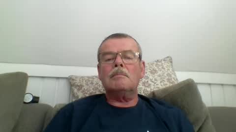 Snapshot of mikael42 chatting on 06/06/26, 12:54 mikael42 online show from 06/06/26, 12:54