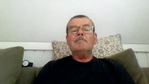 Snapshot of mikael42 chatting on 06/07/26, 01:26 mikael42 online show from 06/07/26, 01:26
