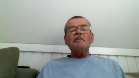 Snapshot of mikael42 chatting on 07/21/26, 01:13 mikael42 online show from 07/21/26, 01:13