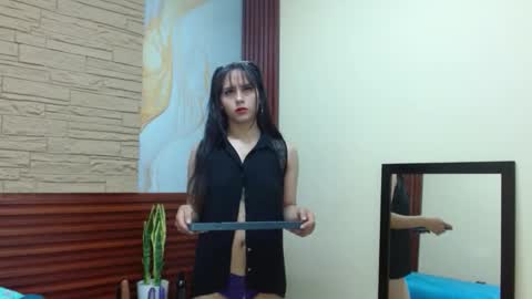 Snapshot of mikaela303av chatting on 09/27/25, 03:33 mikaela303av online show from 09/27/25, 03:33