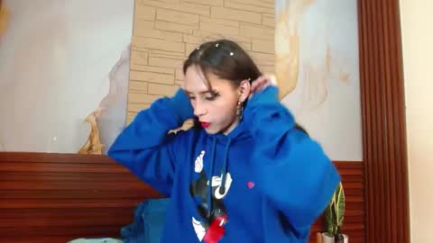 Snapshot of mikaela303av chatting on 10/03/25, 02:19 mikaela303av online show from 10/03/25, 02:19