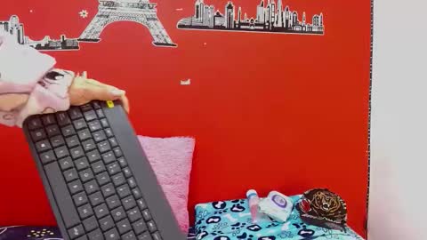 Snapshot of mikaela303av chatting on 11/21/25, 04:44 mikaela303av online show from 11/21/25, 04:44