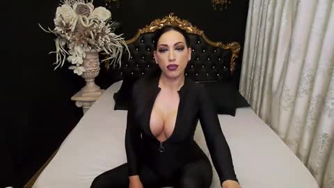 Snapshot of mikaelajensen chatting on 01/06/25, 03:53 Mikaela online show from 01/06/25, 03:53