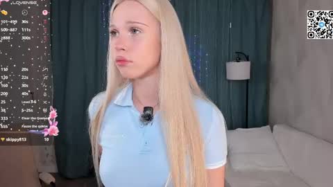 Angel girl online show from 04/22/26, 08:43