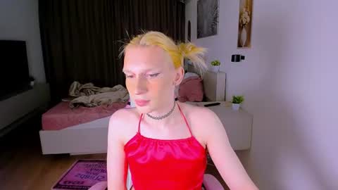 Snapshot of mikaella_nicole chatting on 06/22/26, 06:38 mikaella_nicole online show from 06/22/26, 06:38
