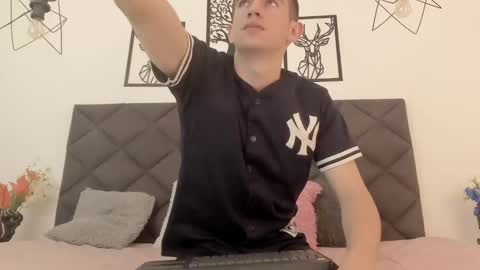 mikael online show from 01/31/25, 04:36