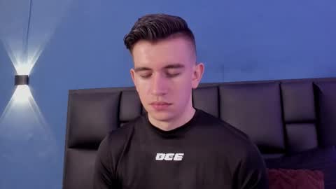 mikael online show from 10/10/25, 04:22