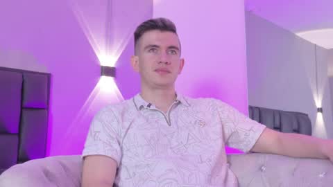 mikael online show from 04/08/26, 04:56