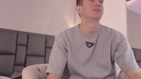 mikael online show from 06/09/26, 04:13