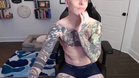 Snapshot of mikahishung chatting on 12/11/24, 07:46 MikahisHung online show from 12/11/24, 07:46