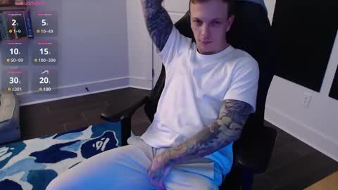 Snapshot of mikahishung chatting on 01/11/25, 05:20 MikahisHung online show from 01/11/25, 05:20