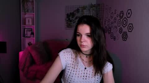 Mika online show from 12/05/25, 12:14