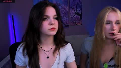 Mika online show from 12/15/25, 08:46