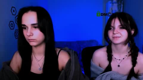 Mika online show from 12/21/25, 10:55