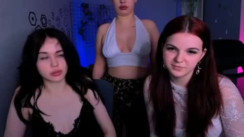 Mika online show from 04/14/26, 07:31