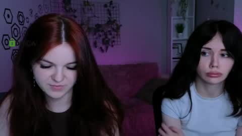 Mika online show from 04/18/26, 09:24