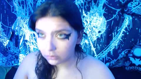 Mika online show from 09/29/25, 01:55