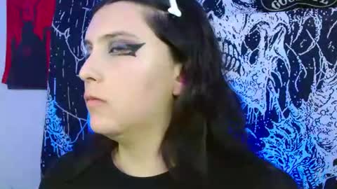 Mika online show from 10/08/25, 04:54